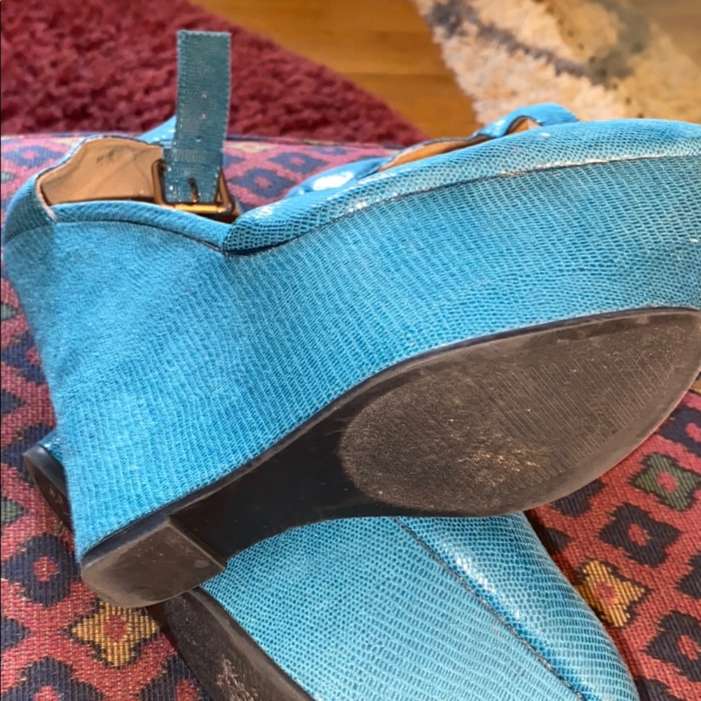 Platforms - Picture 4 of 4